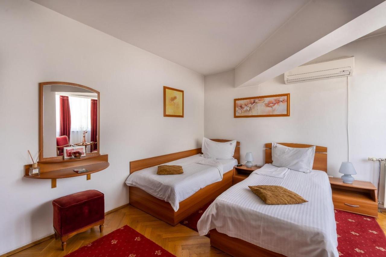 Villa-Hotel Escala Κλουζ-Ναπόκα Εξωτερικό φωτογραφία