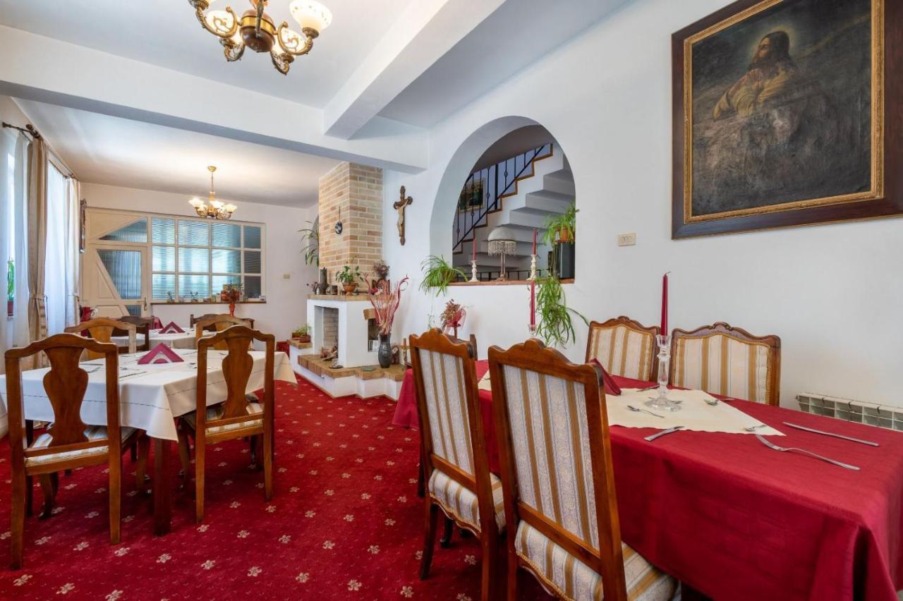Villa-Hotel Escala Κλουζ-Ναπόκα Εξωτερικό φωτογραφία