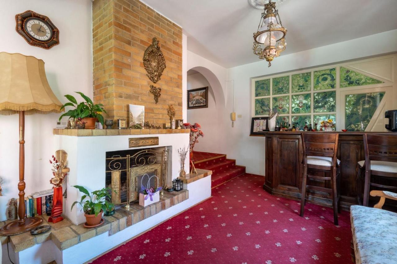 Villa-Hotel Escala Κλουζ-Ναπόκα Εξωτερικό φωτογραφία