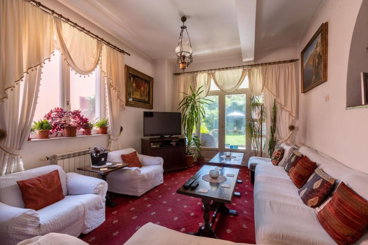 Villa-Hotel Escala Κλουζ-Ναπόκα Εξωτερικό φωτογραφία