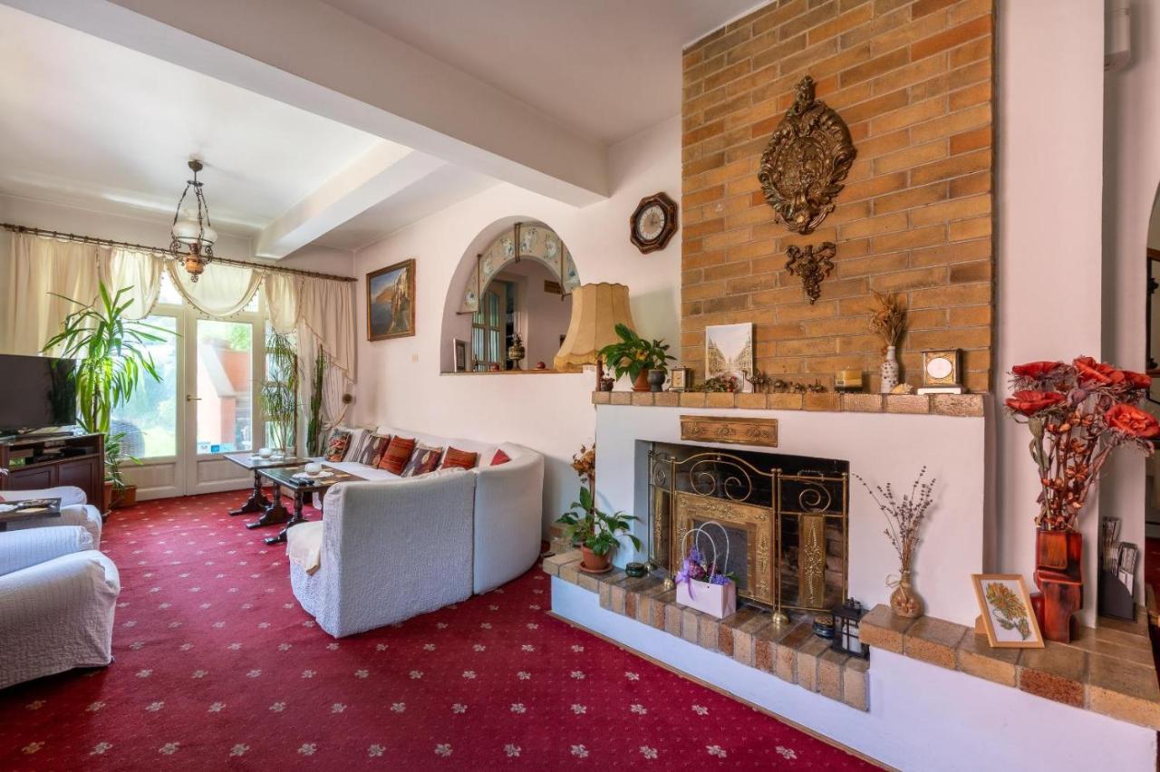 Villa-Hotel Escala Κλουζ-Ναπόκα Εξωτερικό φωτογραφία