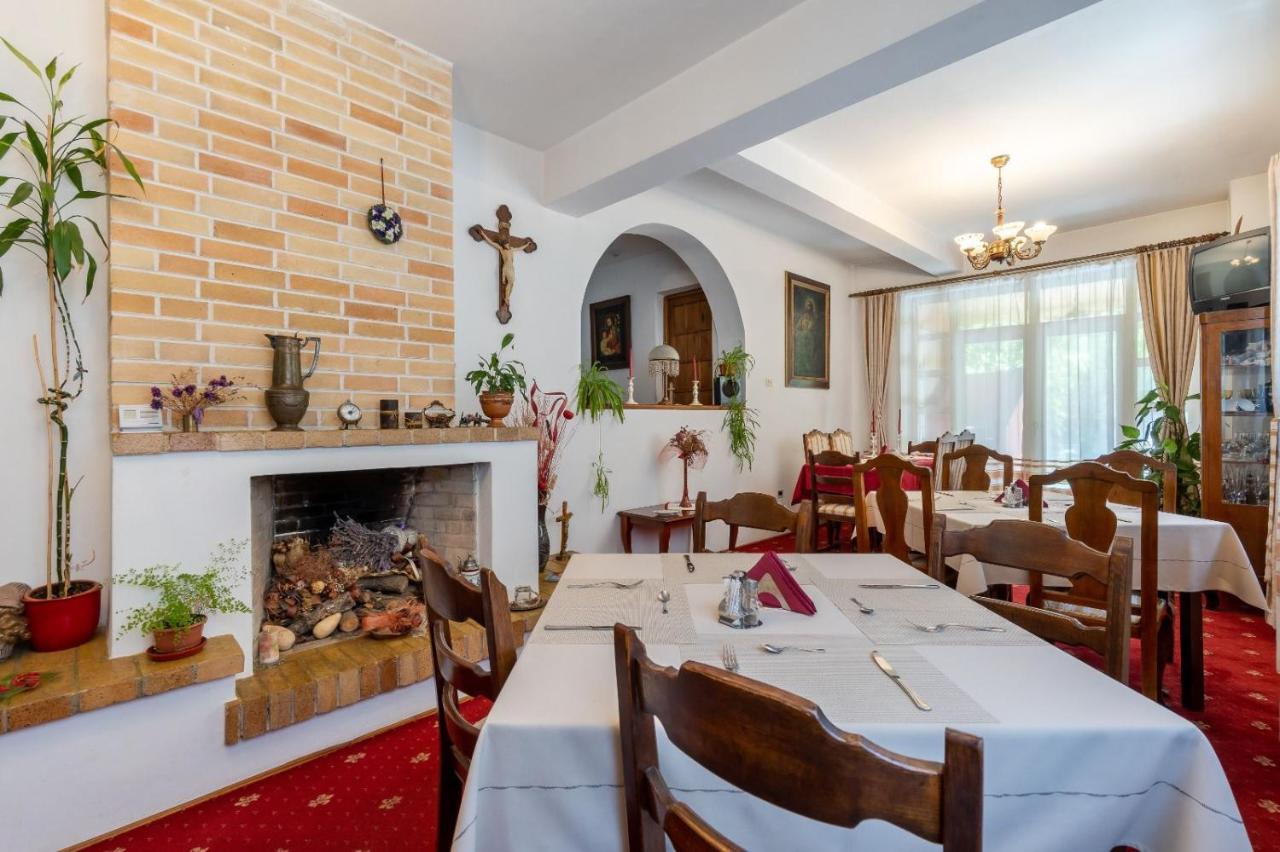 Villa-Hotel Escala Κλουζ-Ναπόκα Εξωτερικό φωτογραφία