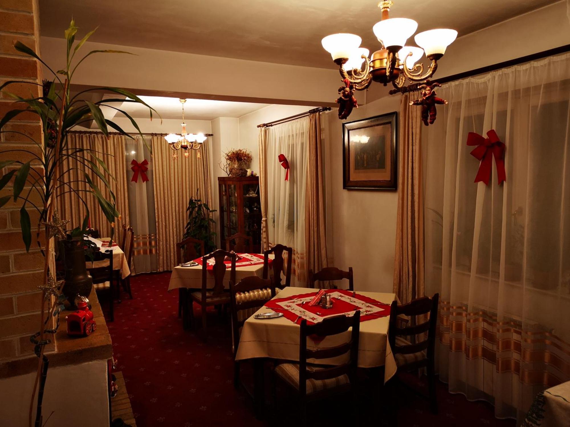 Villa-Hotel Escala Κλουζ-Ναπόκα Εξωτερικό φωτογραφία