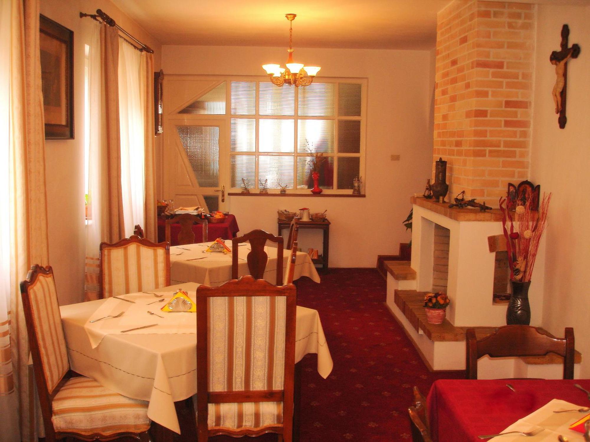 Villa-Hotel Escala Κλουζ-Ναπόκα Εξωτερικό φωτογραφία