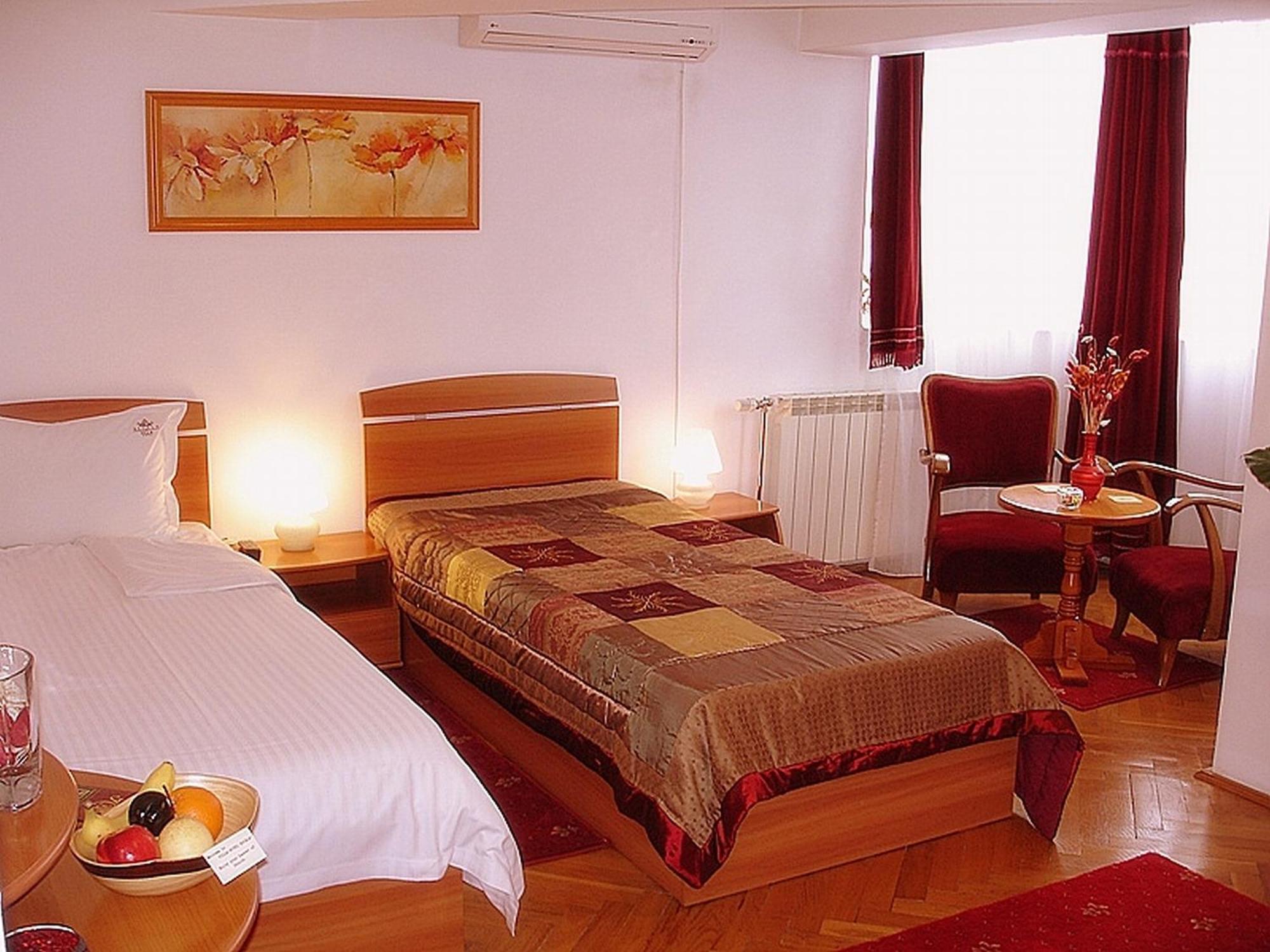 Villa-Hotel Escala Κλουζ-Ναπόκα Εξωτερικό φωτογραφία