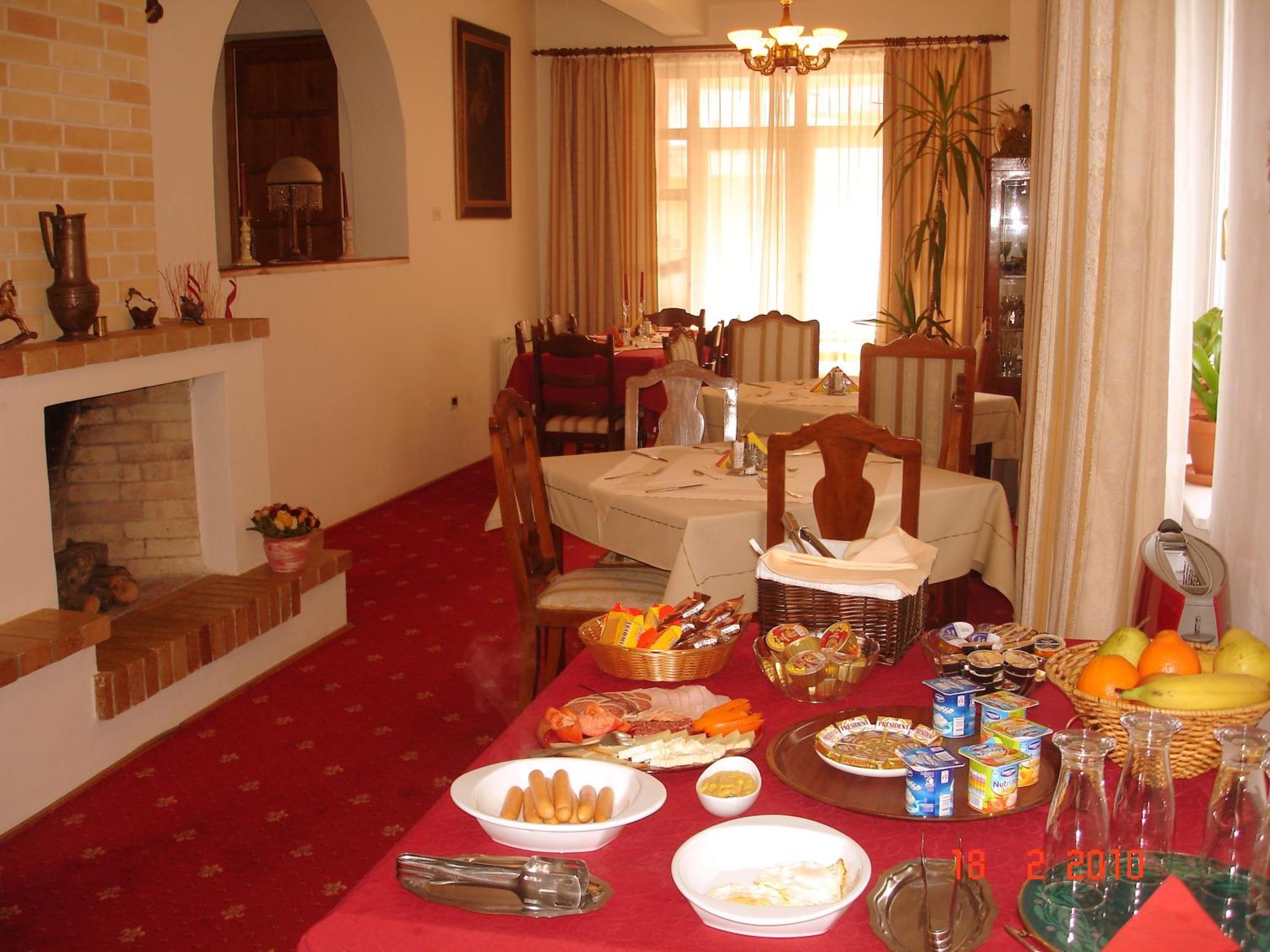 Villa-Hotel Escala Κλουζ-Ναπόκα Εξωτερικό φωτογραφία