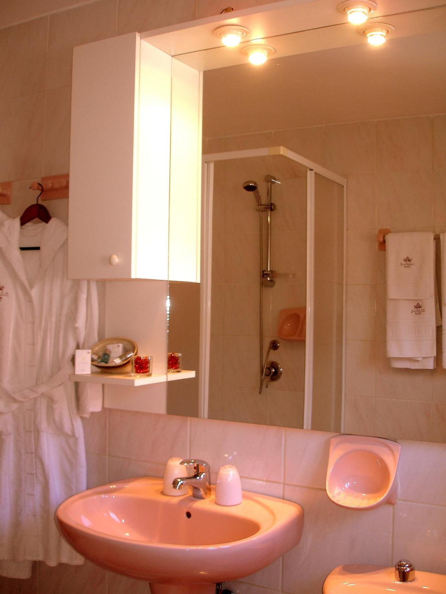 Villa-Hotel Escala Κλουζ-Ναπόκα Εξωτερικό φωτογραφία