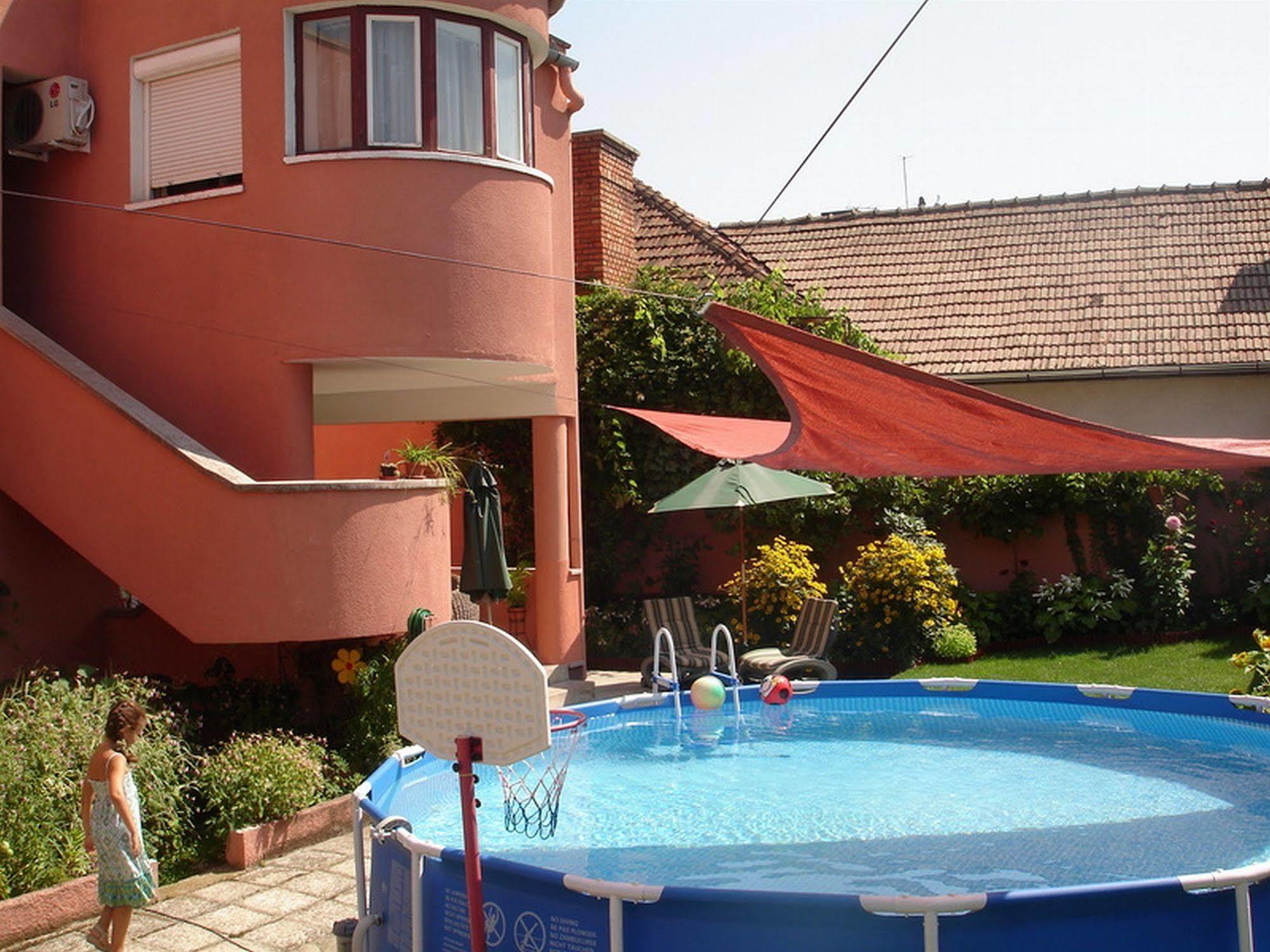Villa-Hotel Escala Κλουζ-Ναπόκα Εξωτερικό φωτογραφία